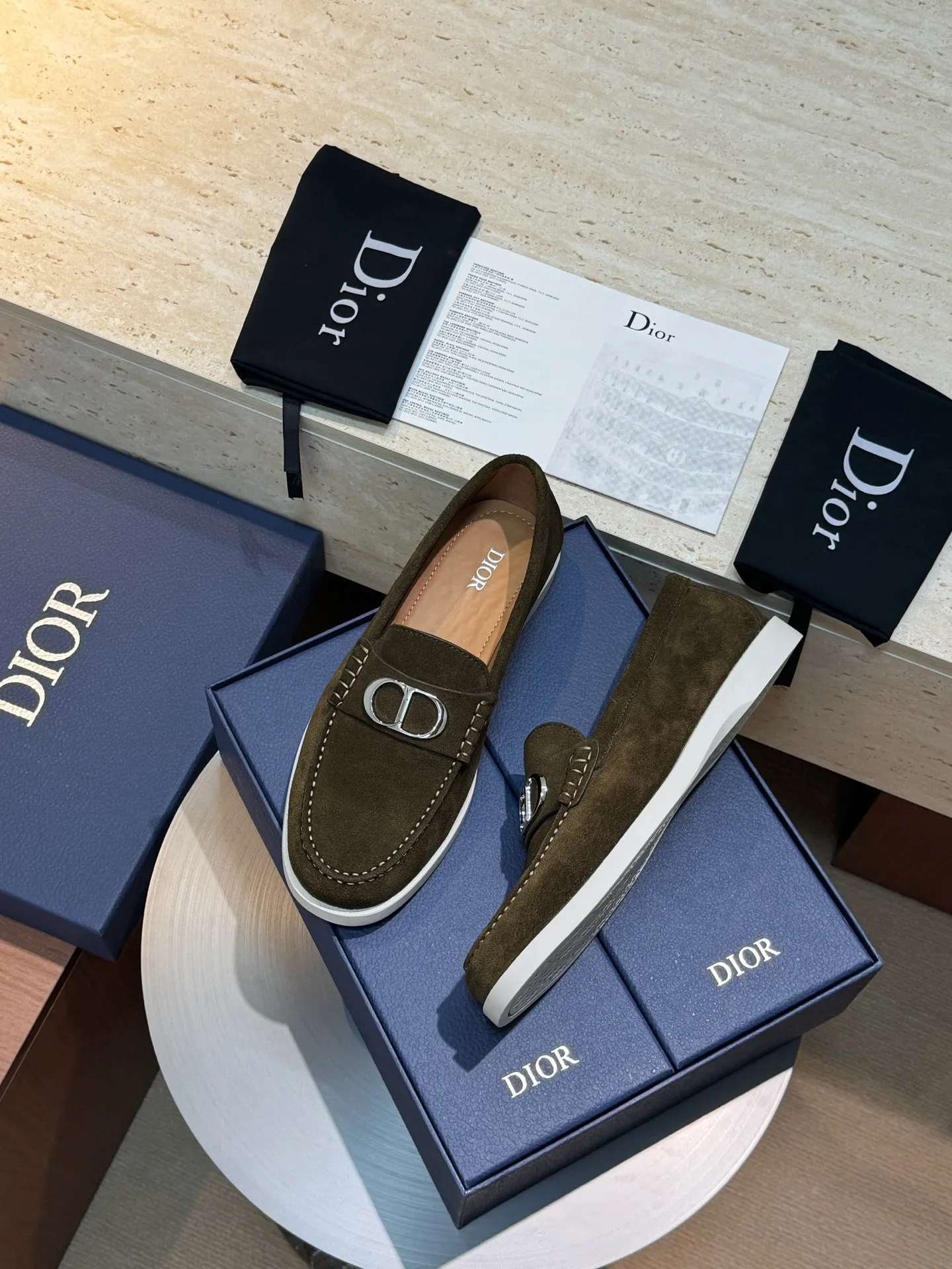 Men's Men's Shoes 💰440 [New Style] 🏃‍♂️🏃‍♂️Dio*Granville Dior - Men's Lace-up Casual Shoes - Original Reproduction Buy the original version and get a one-to-one reproduction. It is a casual dress shoe. Crafted from luxuriously soft navy suede, it features an Oblique printed panel on the upper. The lightweight white rubber sole adds sophistication, with an Oblique pattern engraved on the outsole and branding on the back. Adds elegance to any casual look. Imported cowhide suede + imported cowhide lining + original outsole Size: 39-44 (45 46 customized)
